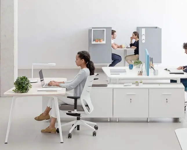 Gama de mesas Twist con múltiples configuraciones Programa completo Twist mesas de oficina versátiles