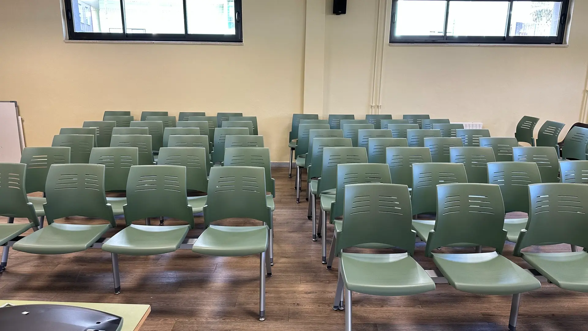 Bancadas Spacio verdes en IES El Sueve Bancadas Spacio verdes en IES El Sueve