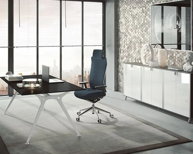 Mesa Arkitek Actiu elegancia y diseño para despachos exclusivos Mesa Arkitek elegancia dirección en despacho de lujo