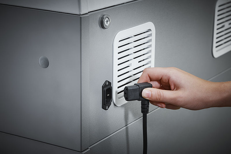 Destructora de alto rendimiento y máxi ma seguridad P-7 Dahle VolumePro 419 20396 con corte en micropartículas de 0,8 x 4,7 mm.