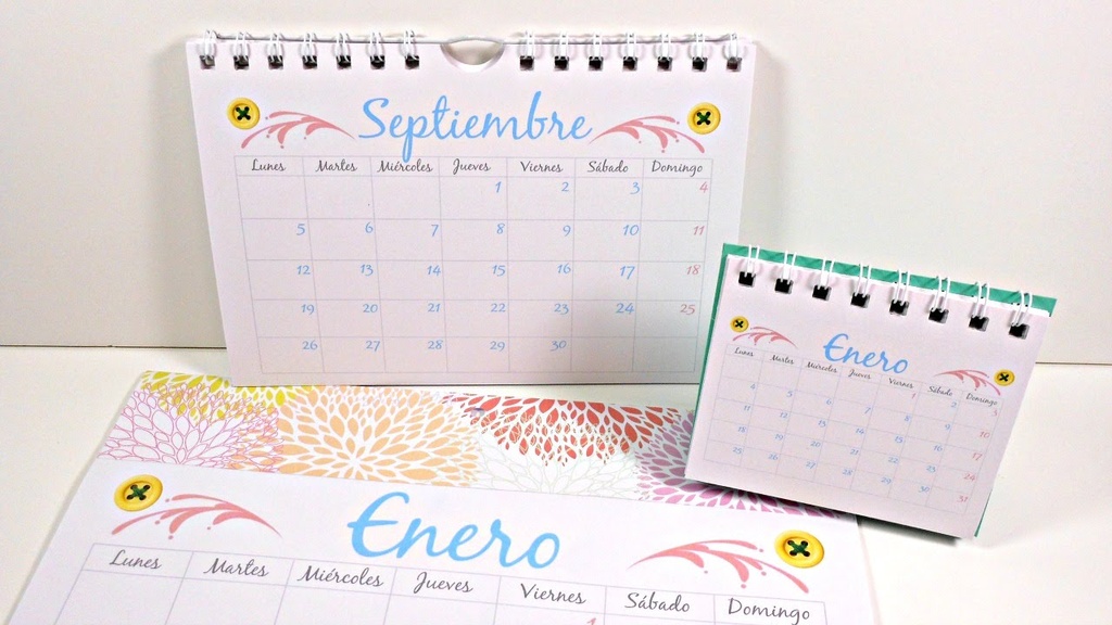 Calendario encuadernado con wire-O blanco