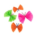 Mariposas hechas con papel crespón de colores 315 x 240 mm