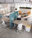 Oficina con mesa Mobility de Actiu para ajustar la altura del tablero