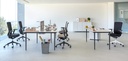 Armario Longo de Actiu en oficina de diseño moderno