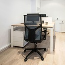 Silla Atika Express en oficina con muebles blancos