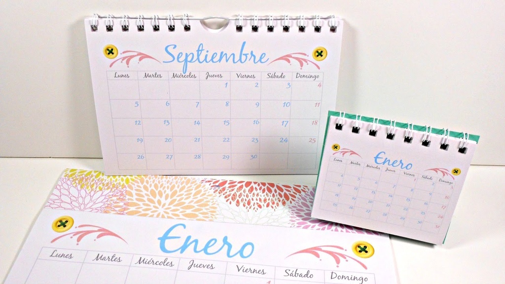 Calendario encuadernado con el wire-O Renz nº20 en bobina de color blanco
