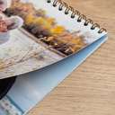 Calendario encuadernado con el wire-O Renz nº16 en bobina de color bronce