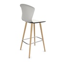 Taburete Whass con patas de madera y carcasa de plástico