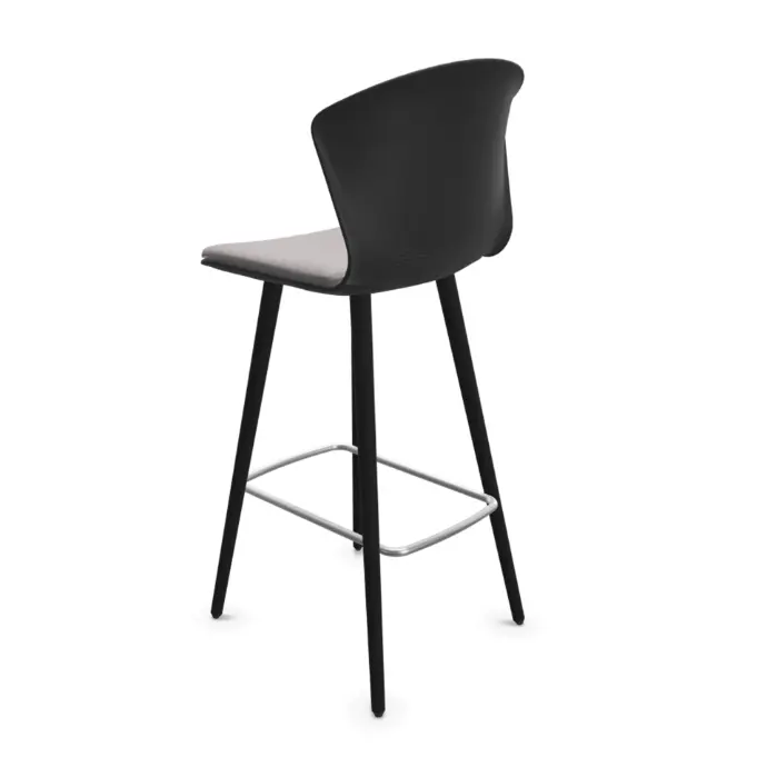 Taburete Whass con patas de madera y asiento acolchado